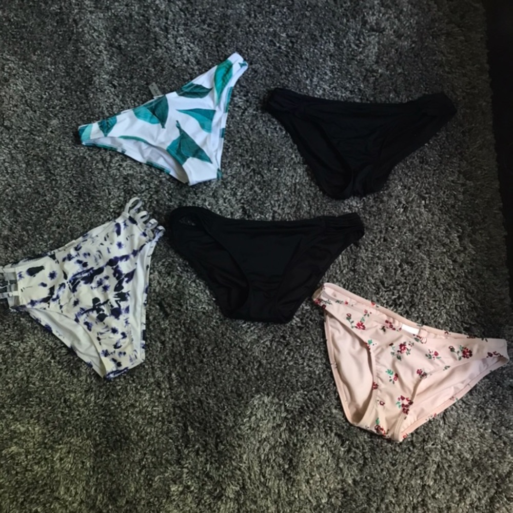 bathing suits. - Picture 4 of 4